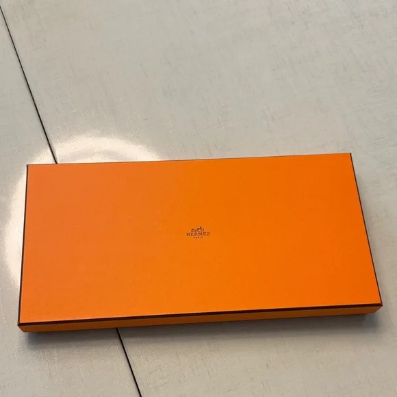 Hermes Multicolor Scarf - Excellent Condition - Picture 7 of 7